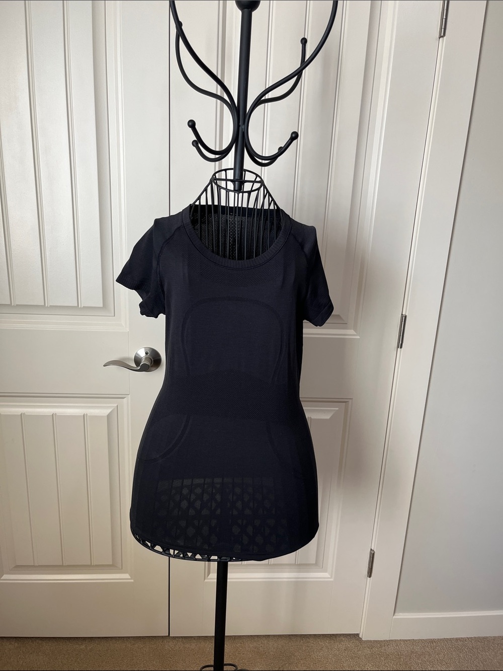 lululemon athletica Black Short-Sleeve Athletic Tee